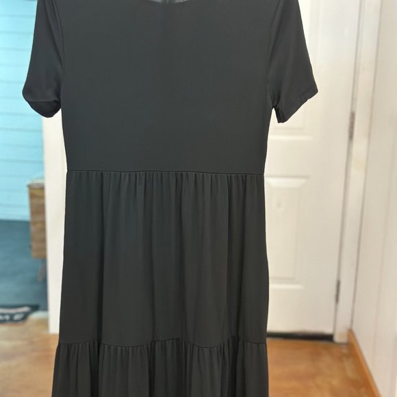 Round-neck Solid Maxi Dress - Picture 4 of 7